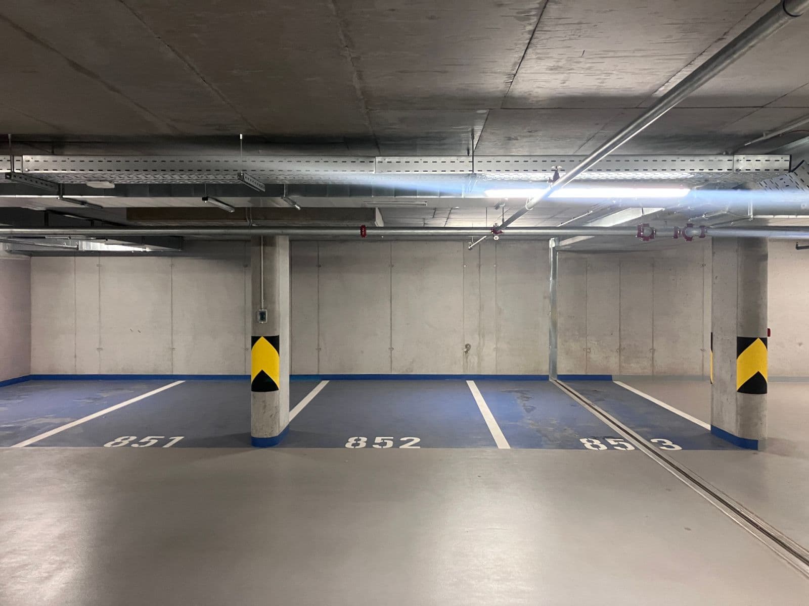 Prenájom garáže 13 m², Mezi Vodami, Praha, Praha Prenájom garáže 13 m², Mezi Vodami, Praha, Praha