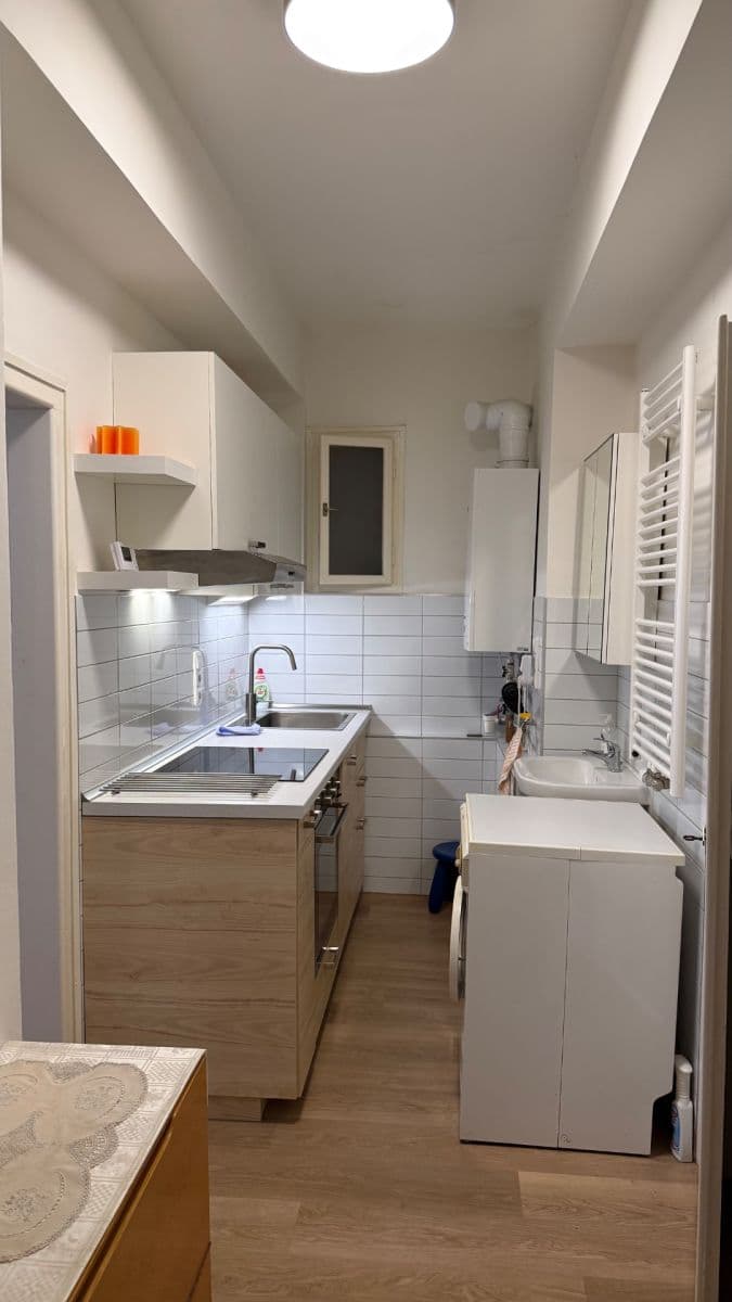 Prenájom bytu 2-izbový 42 m², Tišnovská, Brno, Jihomoravský kraj Prenájom bytu 2-izbový 42 m², Tišnovská, Brno, Jihomoravský kraj