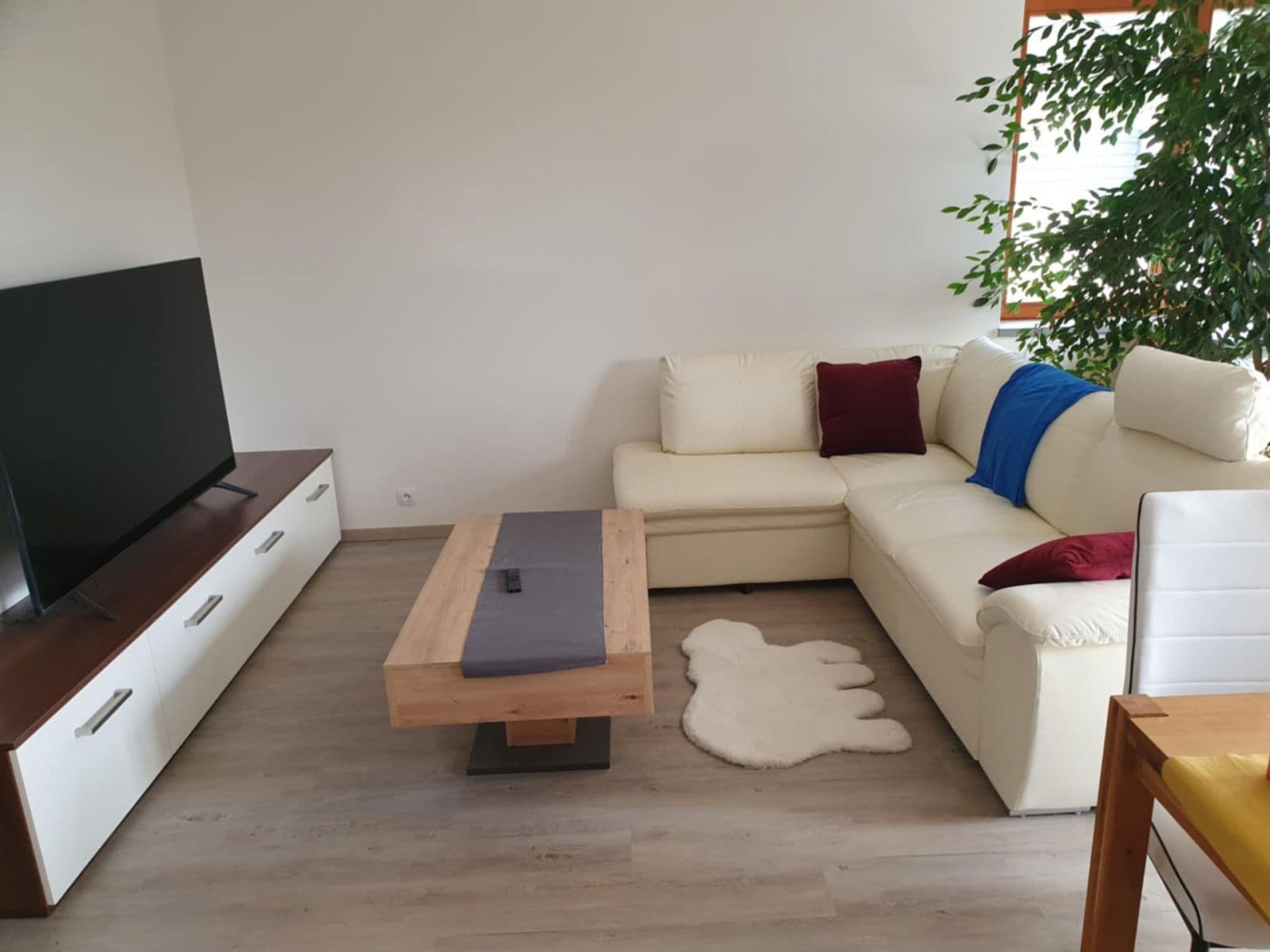 Prenájom bytu 2-izbový 66 m², Nad Rybníkem, Únětice, Středočeský kraj Prenájom bytu 2-izbový 66 m², Nad Rybníkem, Únětice, Středočeský kraj