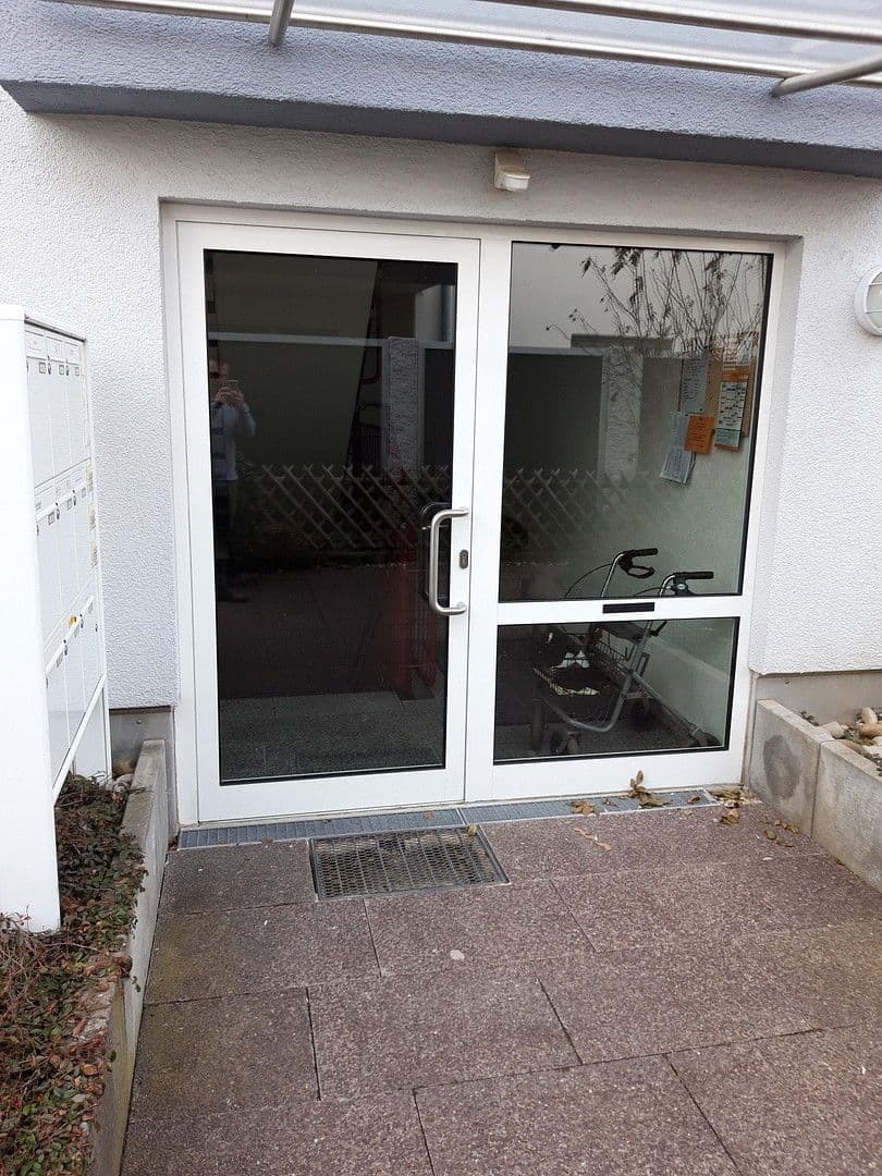 Prenájom bytu 1-izbový 30 m², Leonberg, Bádensko-Wurttembersko Prenájom bytu 1-izbový 30 m², Leonberg, Bádensko-Wurttembersko