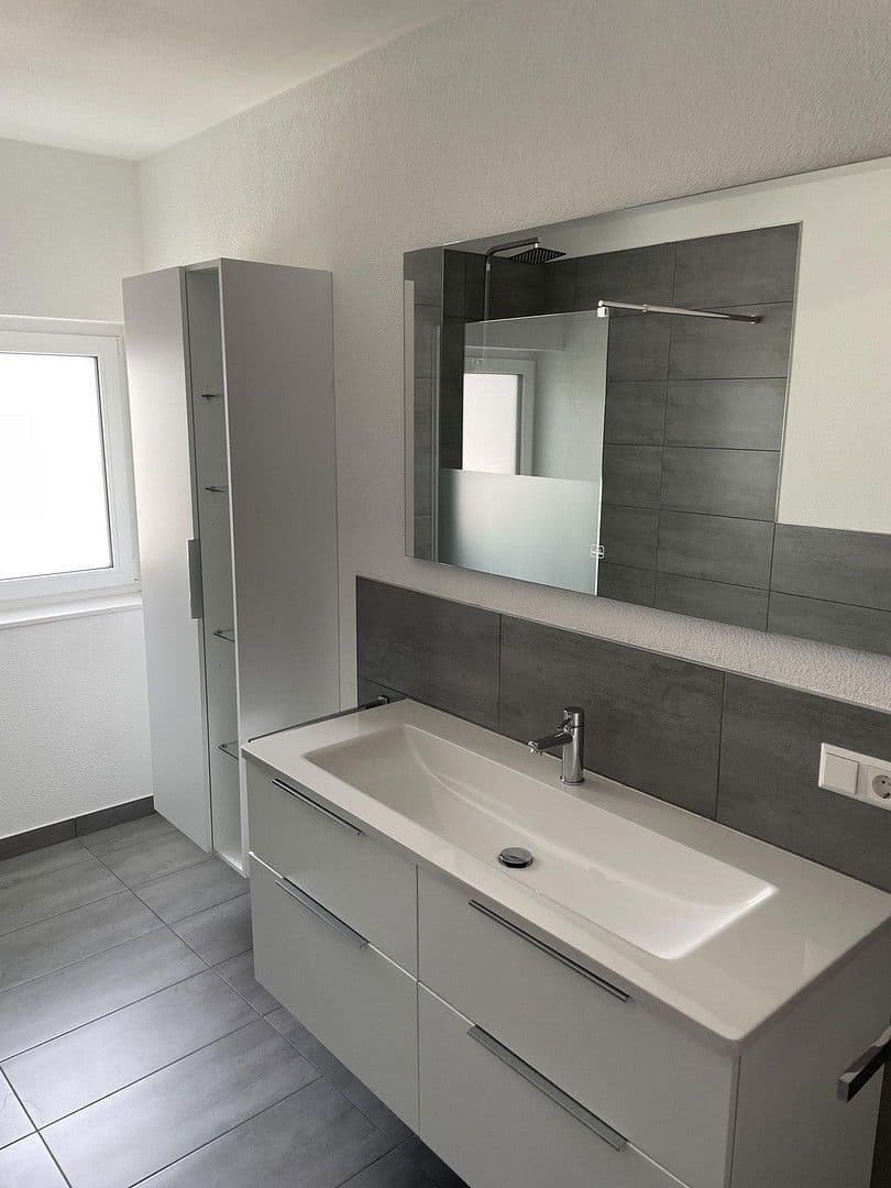 Prenájom bytu 4-izbový 103 m², Friedrich-Hecker Str 23, Buchen (Odenwald), Bádensko-Wurttembersko Prenájom bytu 4-izbový 103 m², Friedrich-Hecker Str 23, Buchen (Odenwald), Bádensko-Wurttembersko