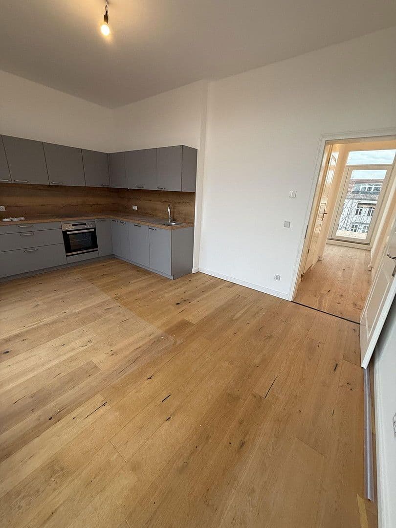 Prenájom bytu 2-izbový 68 m², Binger Straße, Berlin, Berlín Prenájom bytu 2-izbový 68 m², Binger Straße, Berlin, Berlín