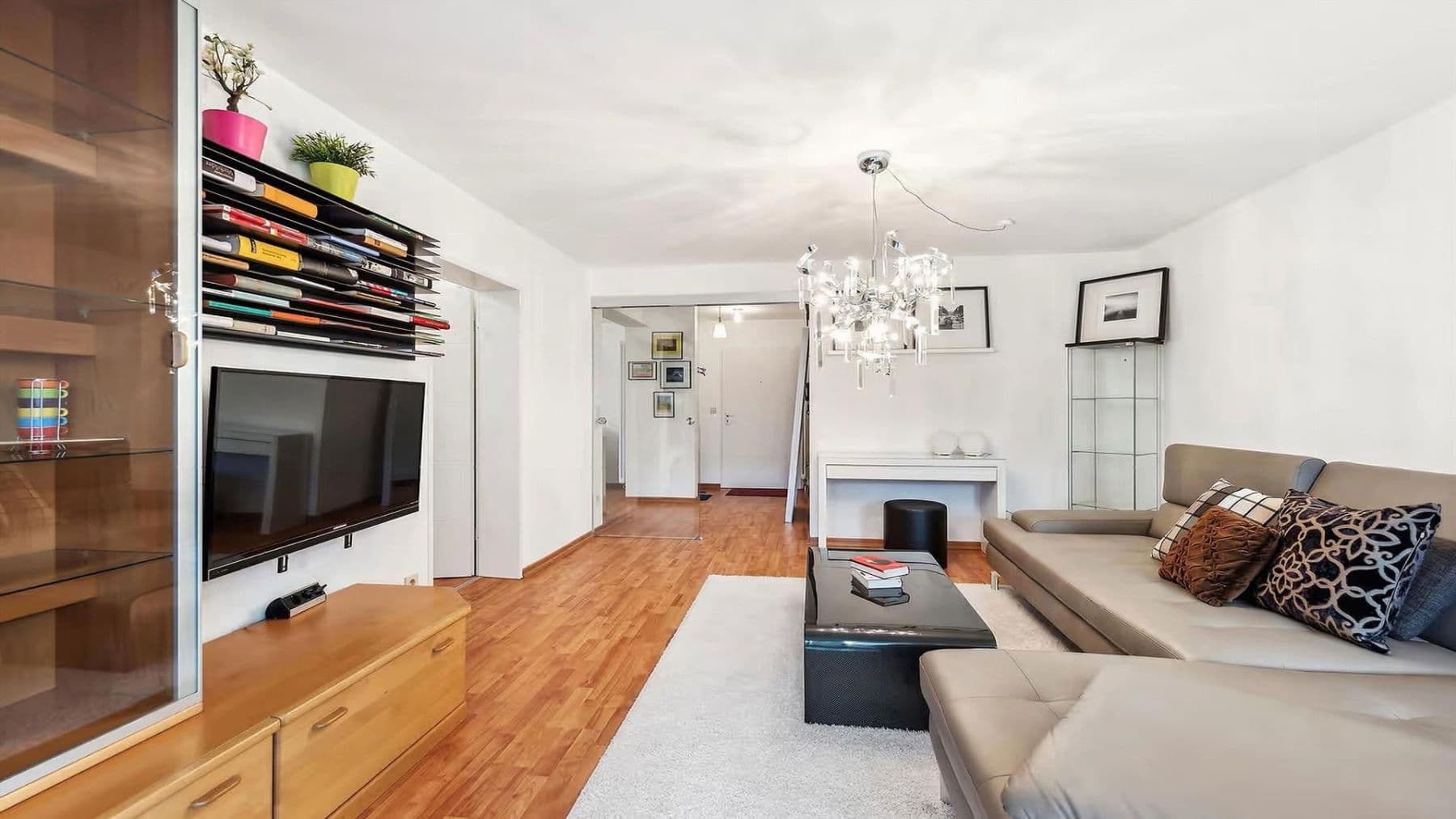 Prenájom bytu 2-izbový 60 m², Ulm, Bádensko-Wurttembersko Prenájom bytu 2-izbový 60 m², Ulm, Bádensko-Wurttembersko