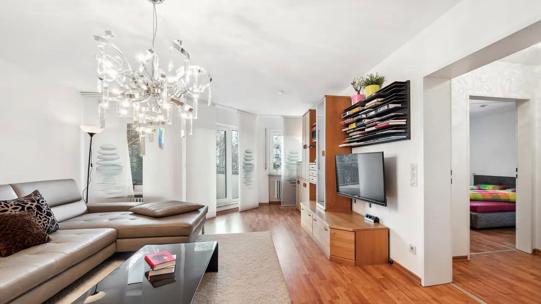 Prenájom bytu 2-izbový 60 m², Ulm, Bádensko-Wurttembersko Prenájom bytu 2-izbový 60 m², Ulm, Bádensko-Wurttembersko