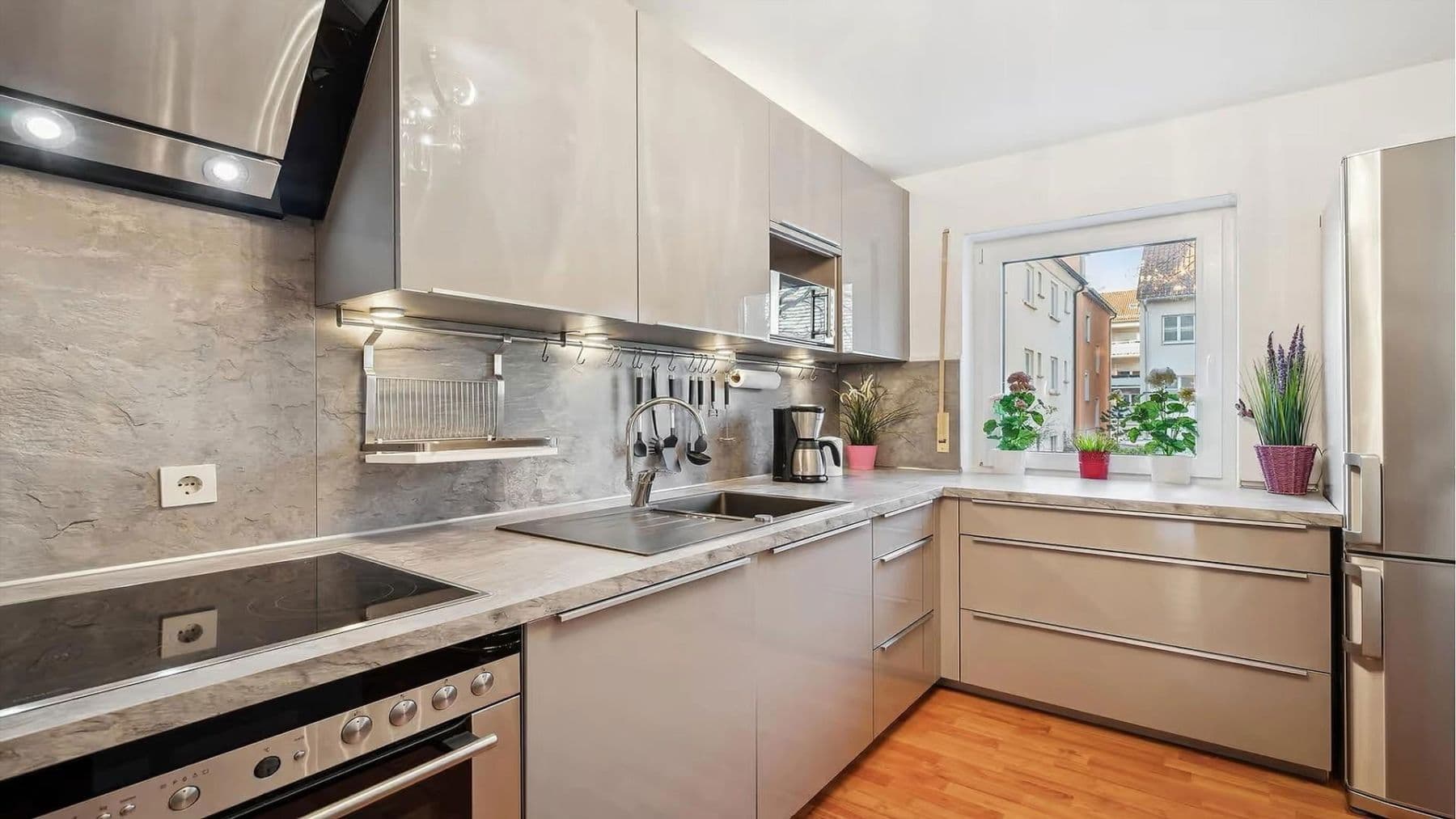 Prenájom bytu 2-izbový 60 m², Ulm, Bádensko-Wurttembersko Prenájom bytu 2-izbový 60 m², Ulm, Bádensko-Wurttembersko