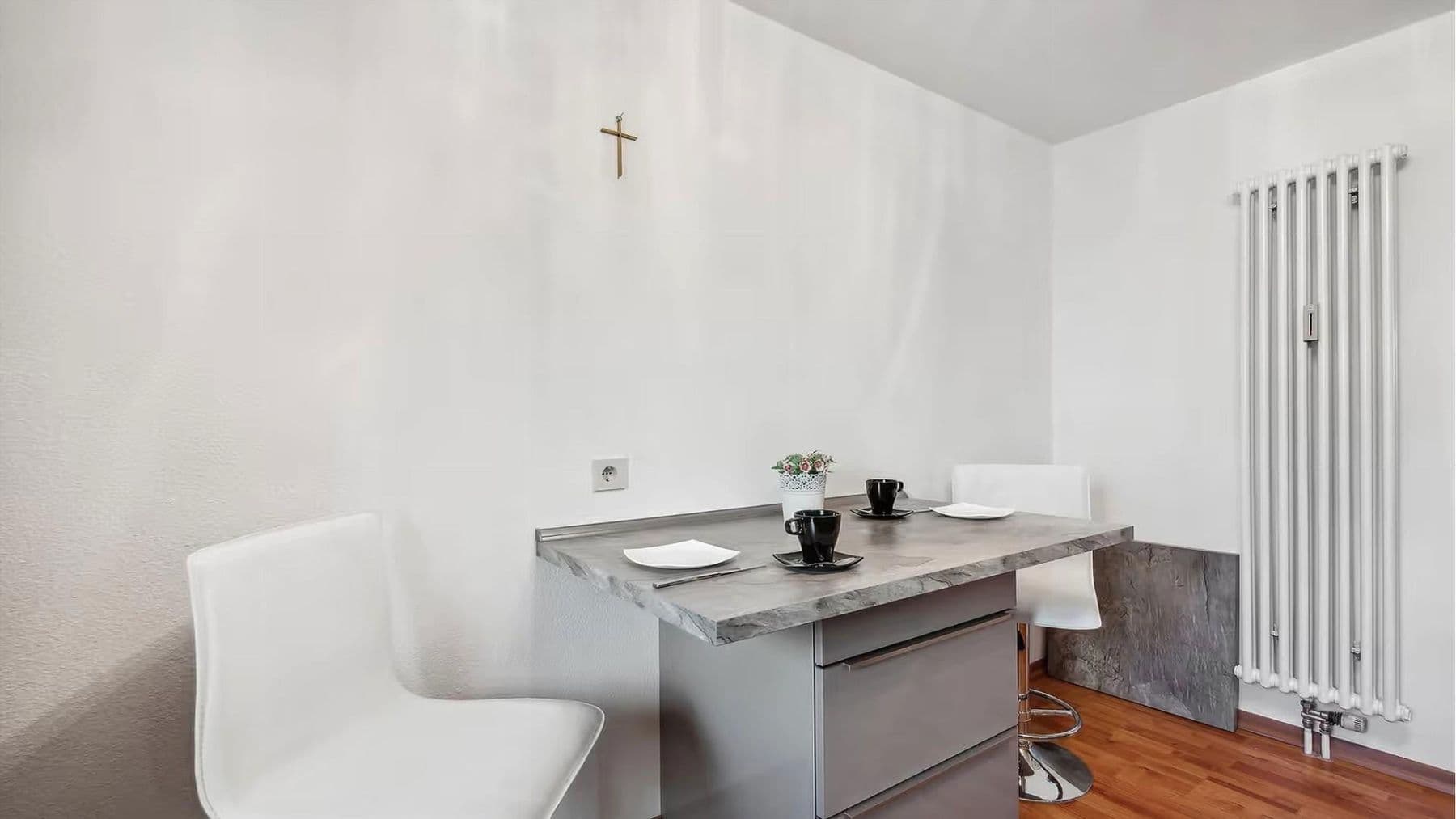 Prenájom bytu 2-izbový 60 m², Ulm, Bádensko-Wurttembersko Prenájom bytu 2-izbový 60 m², Ulm, Bádensko-Wurttembersko