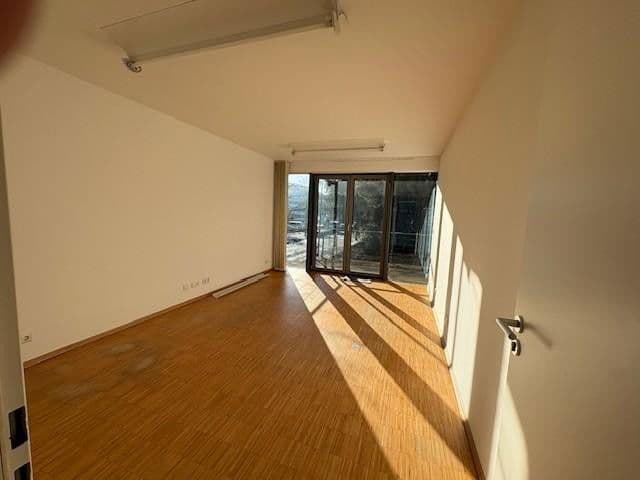 Prenájom kancelárie 100 m², Maria-Eich-Str. 6a, München, Bavorsko Prenájom kancelárie 100 m², Maria-Eich-Str. 6a, München, Bavorsko