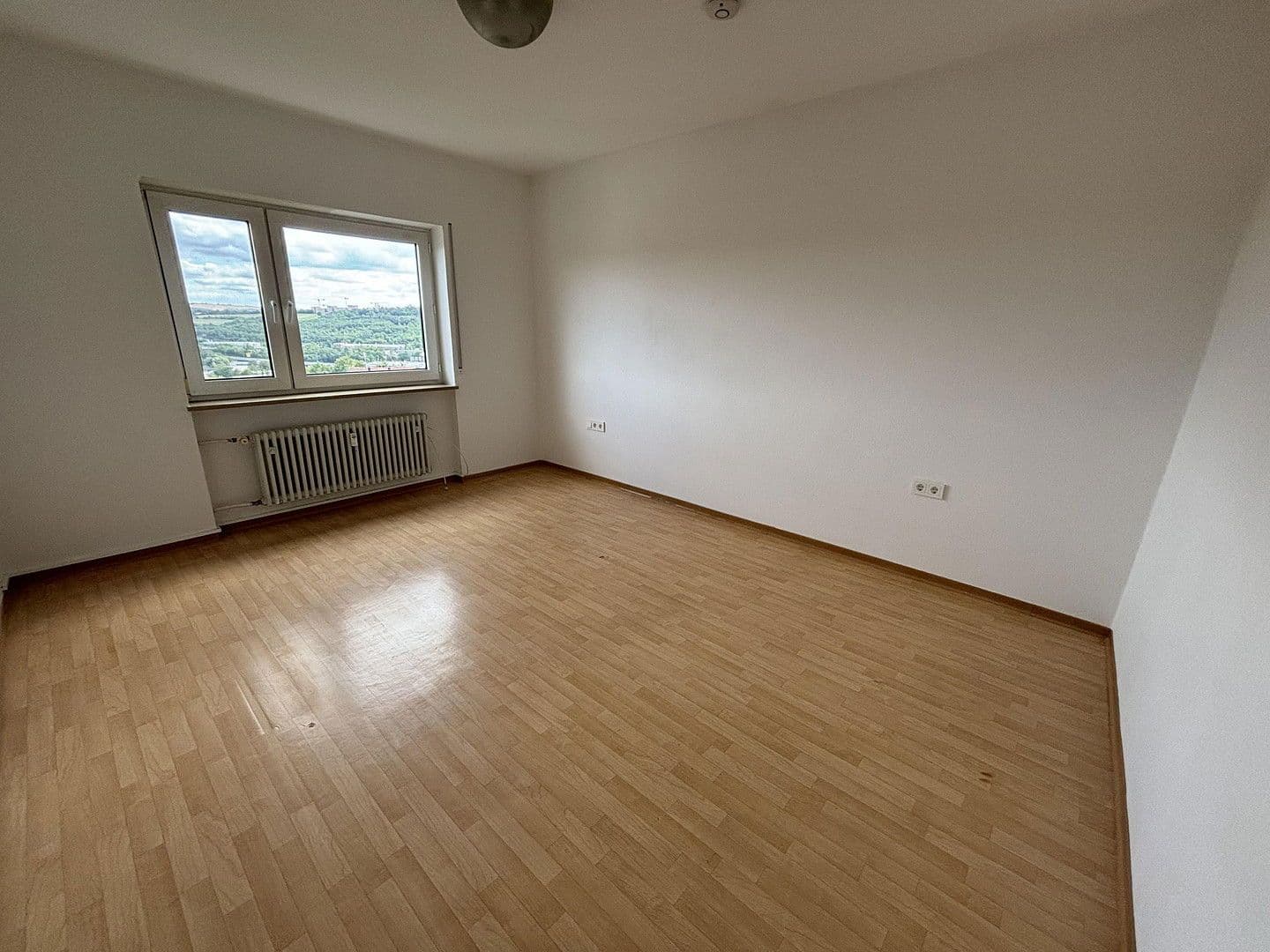 Prenájom bytu 3-izbový 87 m², Bergstraße 59, Würzburg, Bavorsko Prenájom bytu 3-izbový 87 m², Bergstraße 59, Würzburg, Bavorsko