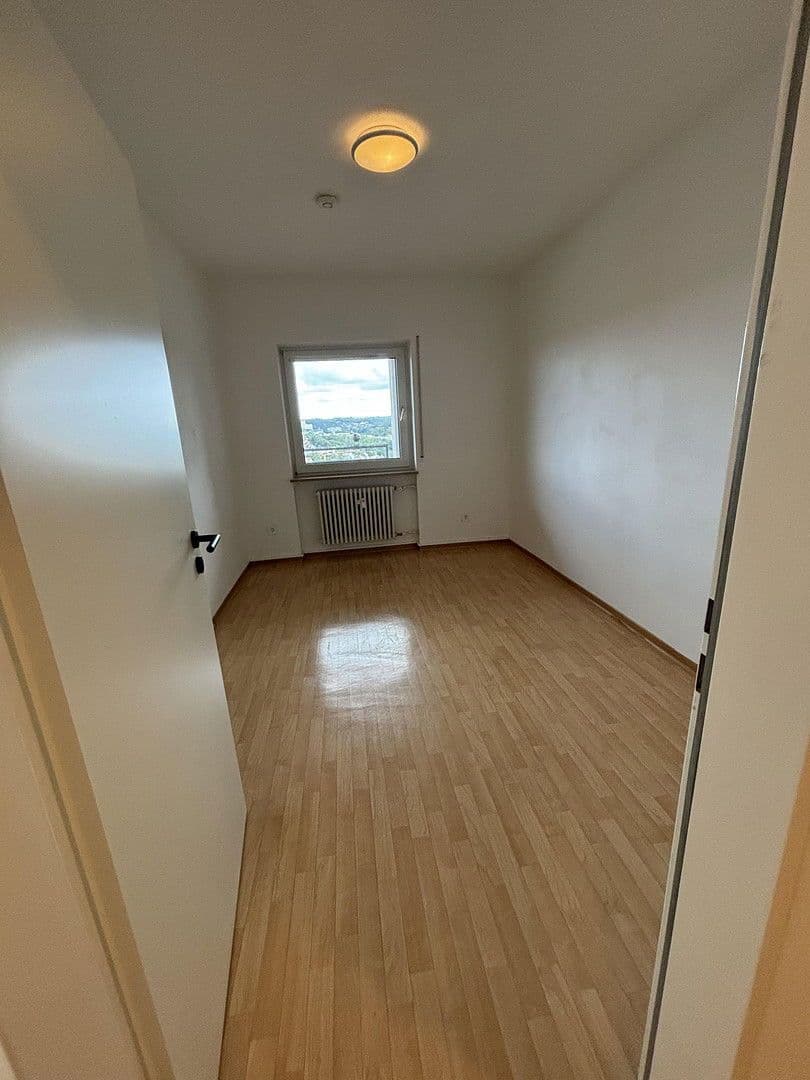 Prenájom bytu 3-izbový 87 m², Bergstraße 59, Würzburg, Bavorsko Prenájom bytu 3-izbový 87 m², Bergstraße 59, Würzburg, Bavorsko