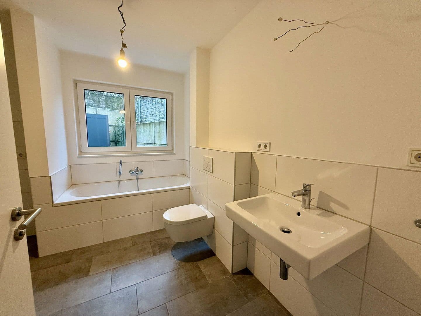 Prenájom bytu 3-izbový 113 m², Neunkirchen-Seelscheid, Severné Porýnie - Westfálsko Prenájom bytu 3-izbový 113 m², Neunkirchen-Seelscheid, Severné Porýnie - Westfálsko