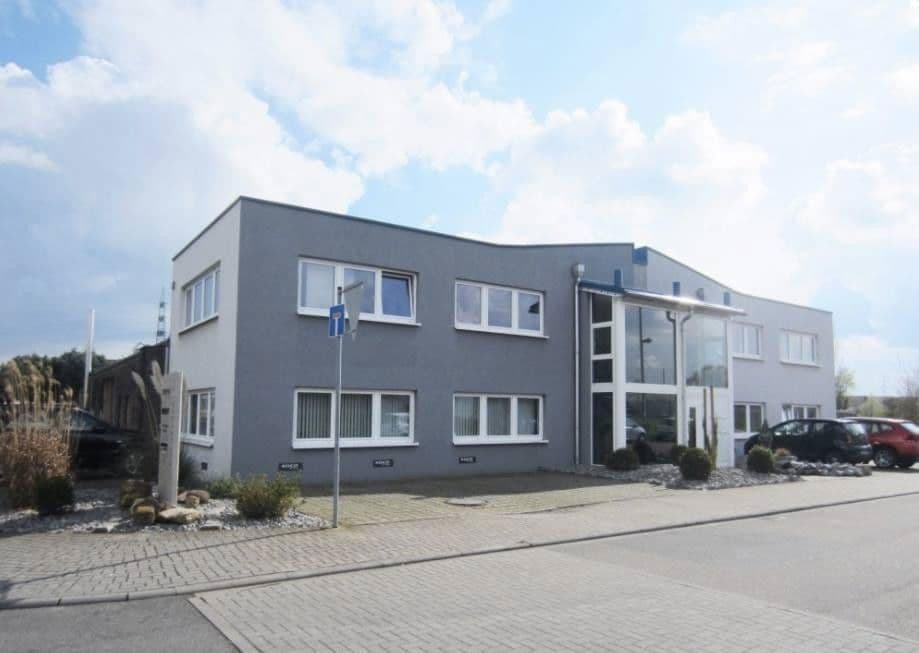 Prenájom kancelárie 180 m², Eichenweg 19, Schwetzingen, Bádensko-Wurttembersko Prenájom kancelárie 180 m², Eichenweg 19, Schwetzingen, Bádensko-Wurttembersko