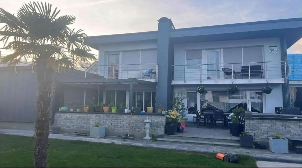 Predaj domu 300 m², pozemek 1.000 m², Worms, Porýnie-Falcko Predaj domu 300 m², pozemek 1.000 m², Worms, Porýnie-Falcko