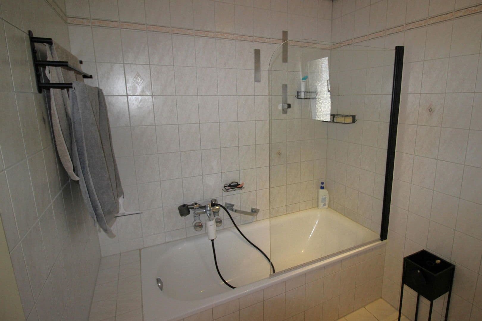 Prenájom bytu 4-izbový 105 m², Taunusstr. 18, Aarbergen, Hesensko Prenájom bytu 4-izbový 105 m², Taunusstr. 18, Aarbergen, Hesensko