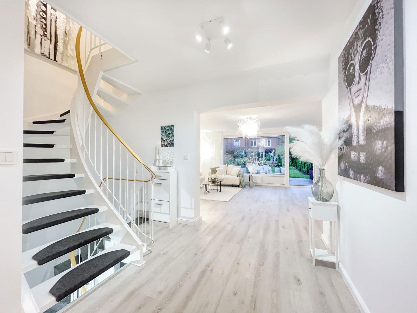 Predaj domu 115 m², pozemek 225 m², Hamburg, Hamburg Predaj domu 115 m², pozemek 225 m², Hamburg, Hamburg