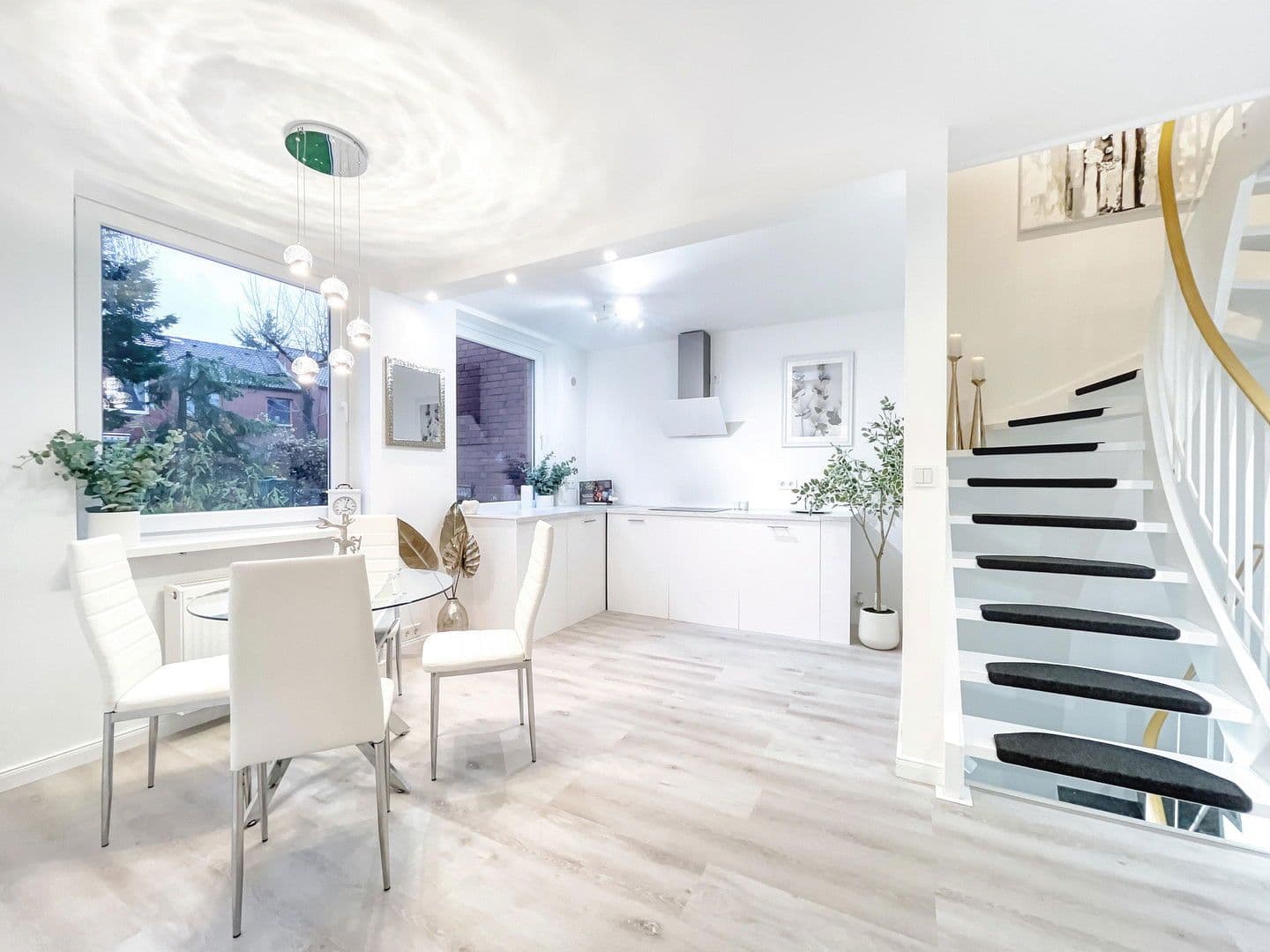 Predaj domu 115 m², pozemek 225 m², Hamburg, Hamburg Predaj domu 115 m², pozemek 225 m², Hamburg, Hamburg