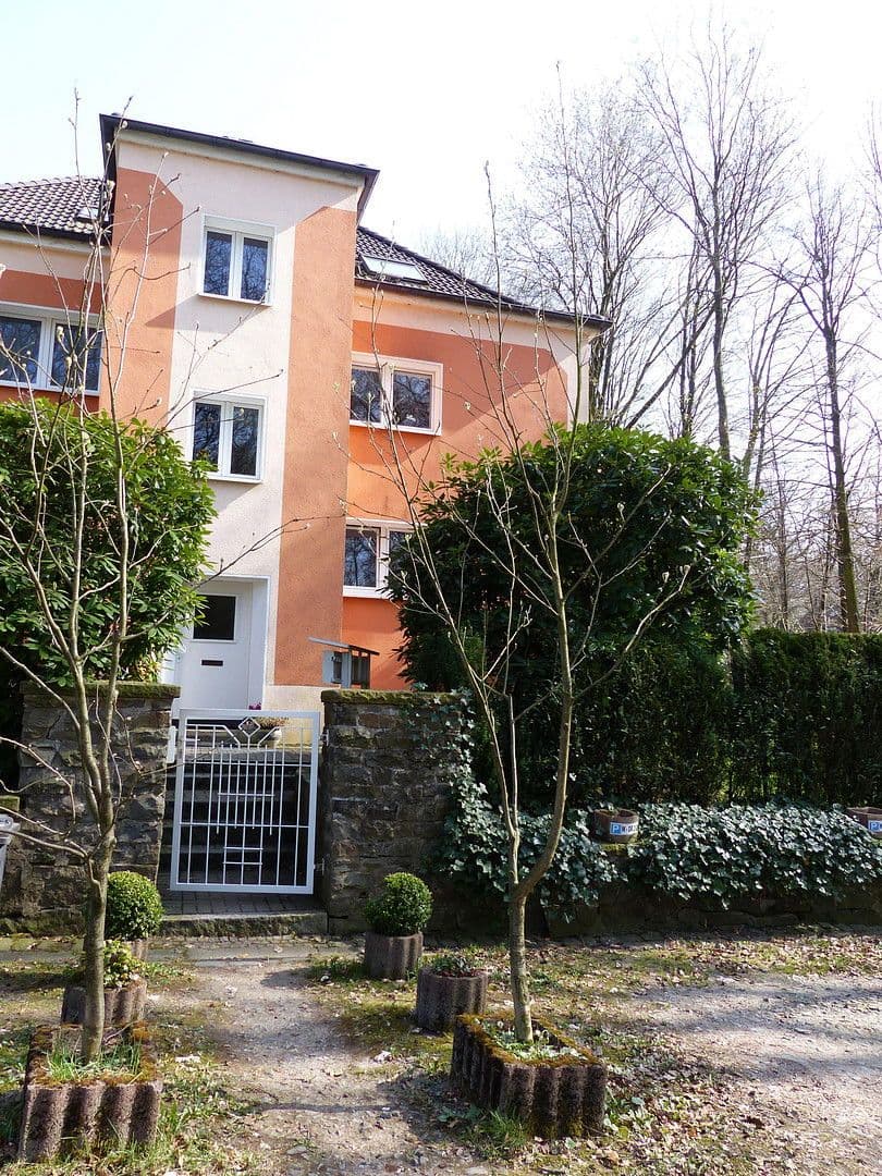 Prenájom bytu 3-izbový 87 m², Am Freudenberg 11, Wuppertal, Severné Porýnie - Westfálsko Prenájom bytu 3-izbový 87 m², Am Freudenberg 11, Wuppertal, Severné Porýnie - Westfálsko