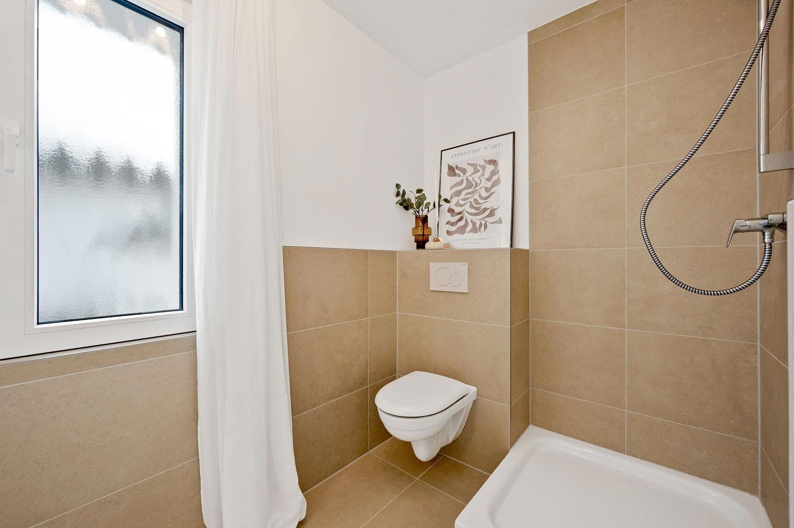 Predaj domu 105 m², pozemek 480 m², Nauroder Str. 71, Wiesbaden, Hesensko Predaj domu 105 m², pozemek 480 m², Nauroder Str. 71, Wiesbaden, Hesensko