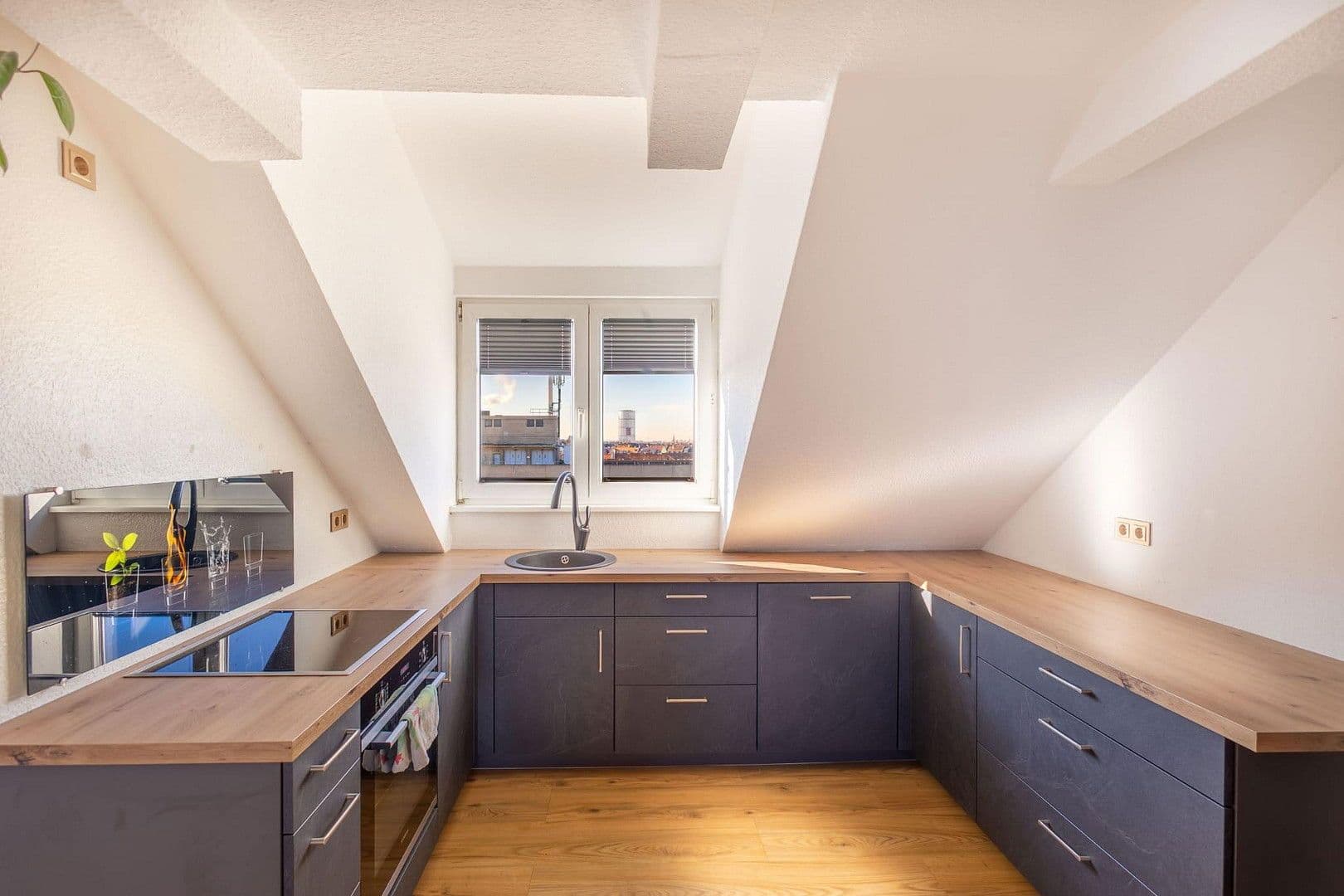 Prenájom bytu 1-izbový 60 m², Jahnstraße, 18, Nürnberg, Bavorsko Prenájom bytu 1-izbový 60 m², Jahnstraße, 18, Nürnberg, Bavorsko