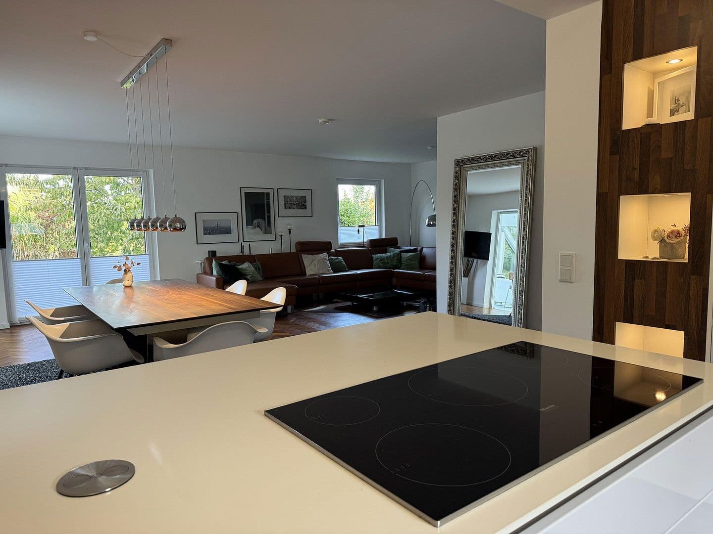 Predaj nebytového priestoru 2.000 m², Sarstedt, Dolné Sasko Predaj nebytového priestoru 2.000 m², Sarstedt, Dolné Sasko