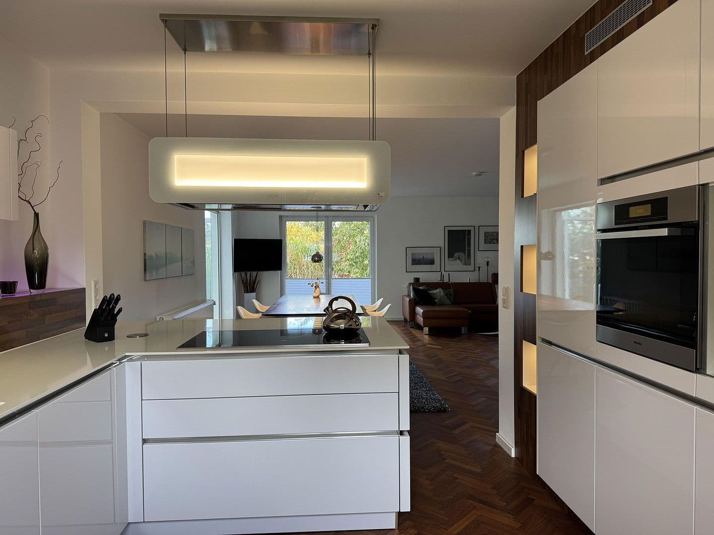 Predaj nebytového priestoru 2.000 m², Sarstedt, Dolné Sasko Predaj nebytového priestoru 2.000 m², Sarstedt, Dolné Sasko