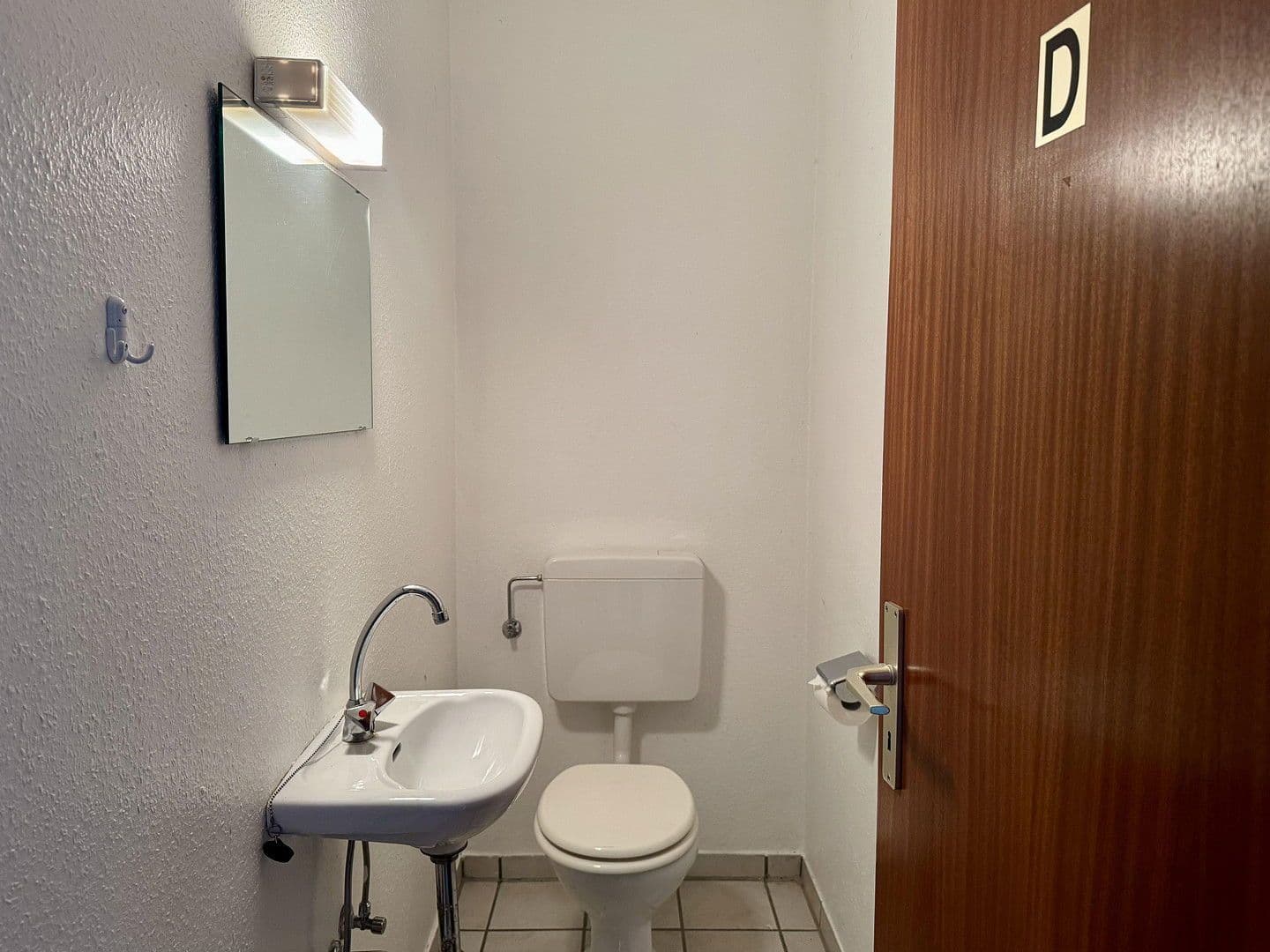 Predaj nebytového priestoru 2.000 m², Sarstedt, Dolné Sasko Predaj nebytového priestoru 2.000 m², Sarstedt, Dolné Sasko