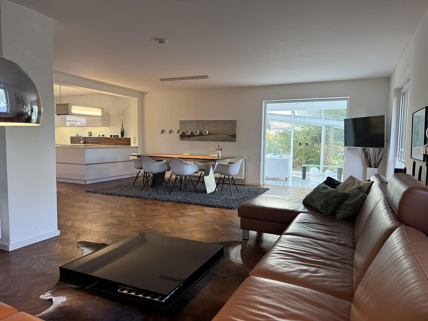 Predaj nebytového priestoru 2.000 m², Sarstedt, Dolné Sasko Predaj nebytového priestoru 2.000 m², Sarstedt, Dolné Sasko