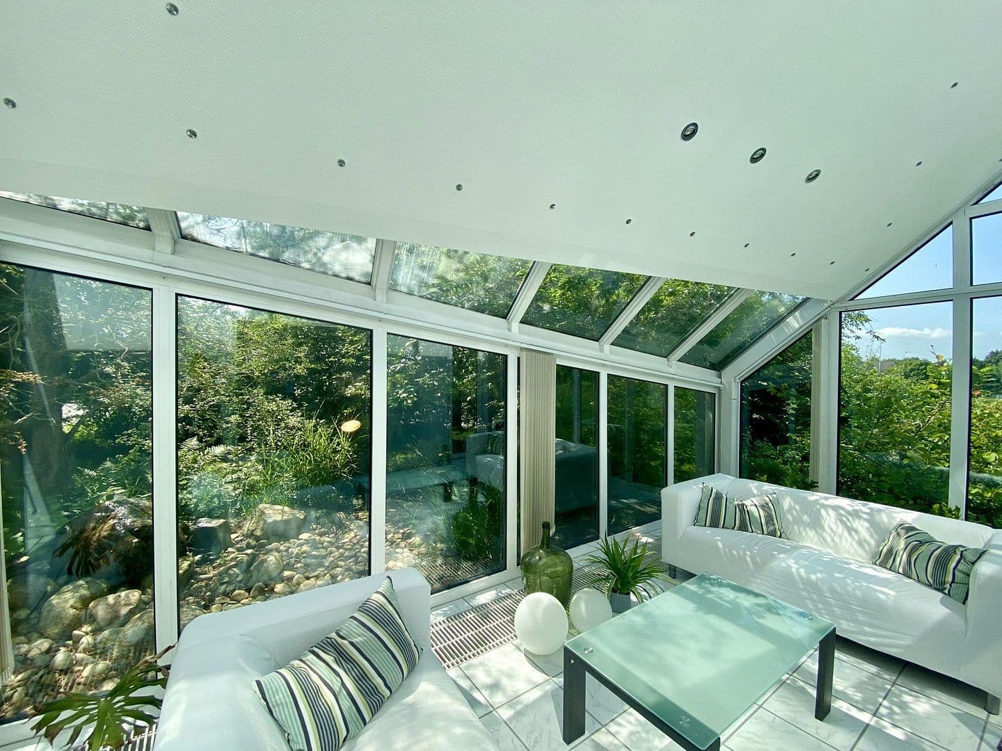 Predaj nebytového priestoru 2.000 m², Sarstedt, Dolné Sasko Predaj nebytového priestoru 2.000 m², Sarstedt, Dolné Sasko