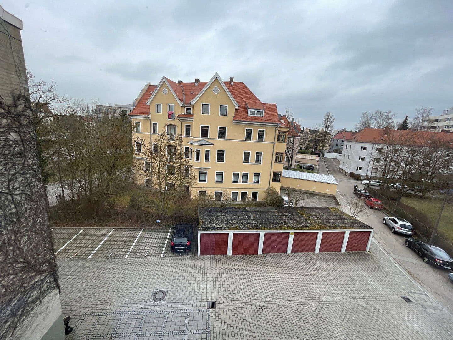 Prenájom bytu 3-izbový 100 m², Regensburg-Ostenviertel, Bavorsko Prenájom bytu 3-izbový 100 m², Regensburg-Ostenviertel, Bavorsko