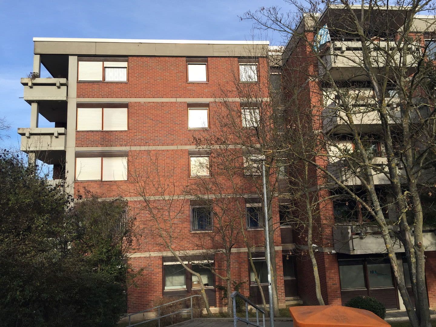 Prenájom bytu 3-izbový 100 m², Regensburg-Ostenviertel, Bavorsko Prenájom bytu 3-izbový 100 m², Regensburg-Ostenviertel, Bavorsko