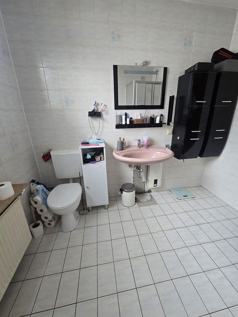 Prenájom bytu 3-izbový 95 m², Waldorfer Weg 41, Bornheim, Severné Porýnie - Westfálsko Prenájom bytu 3-izbový 95 m², Waldorfer Weg 41, Bornheim, Severné Porýnie - Westfálsko