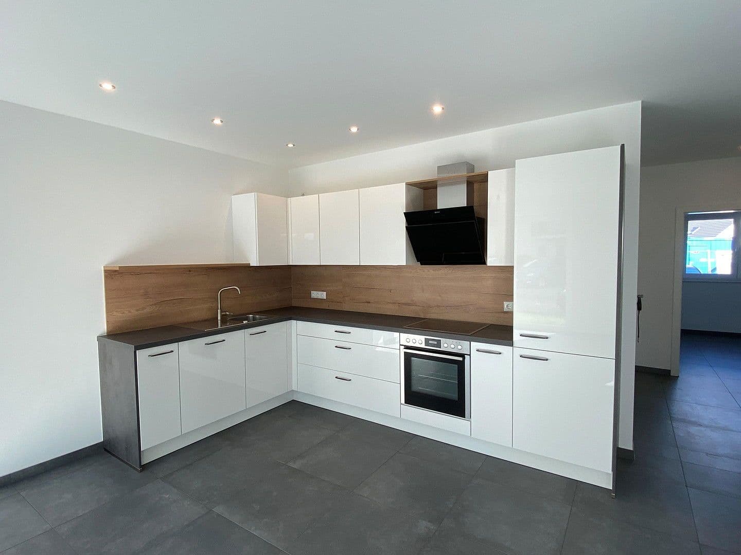 Prenájom bytu 3-izbový 86 m², Zülpich, Severné Porýnie - Westfálsko Prenájom bytu 3-izbový 86 m², Zülpich, Severné Porýnie - Westfálsko