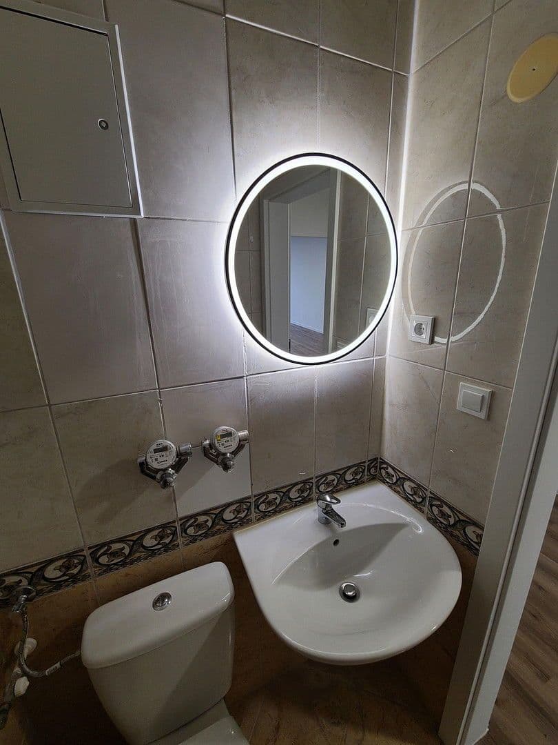 Prenájom bytu 3-izbový 106 m², Alzeyer Str. 1, Frankfurt, Hesensko Prenájom bytu 3-izbový 106 m², Alzeyer Str. 1, Frankfurt, Hesensko