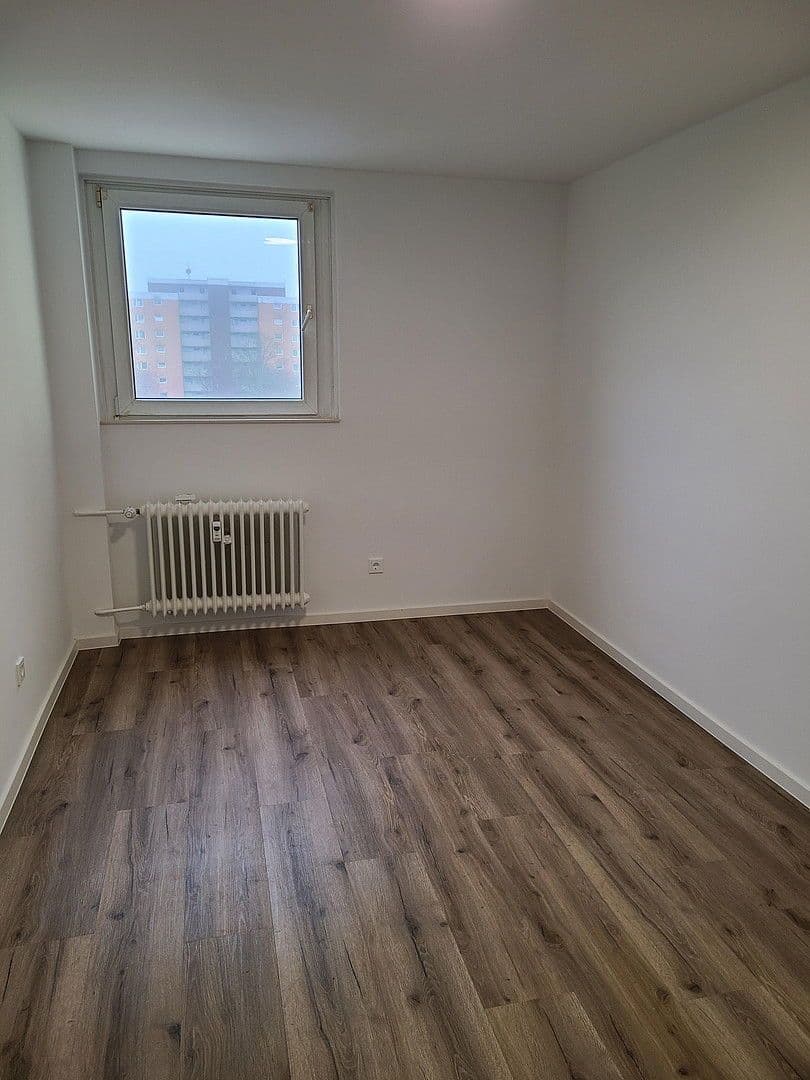 Prenájom bytu 3-izbový 106 m², Alzeyer Str. 1, Frankfurt, Hesensko Prenájom bytu 3-izbový 106 m², Alzeyer Str. 1, Frankfurt, Hesensko