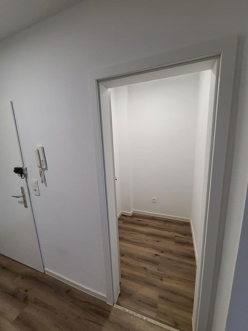 Prenájom bytu 3-izbový 106 m², Alzeyer Str. 1, Frankfurt, Hesensko Prenájom bytu 3-izbový 106 m², Alzeyer Str. 1, Frankfurt, Hesensko