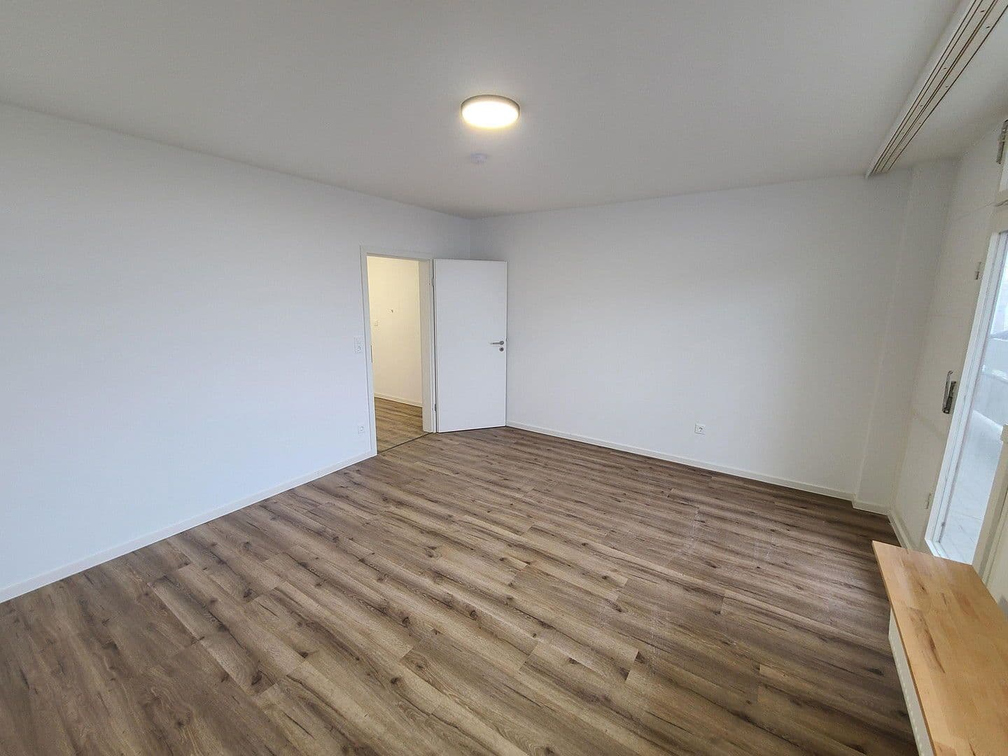 Prenájom bytu 3-izbový 106 m², Alzeyer Str. 1, Frankfurt, Hesensko Prenájom bytu 3-izbový 106 m², Alzeyer Str. 1, Frankfurt, Hesensko