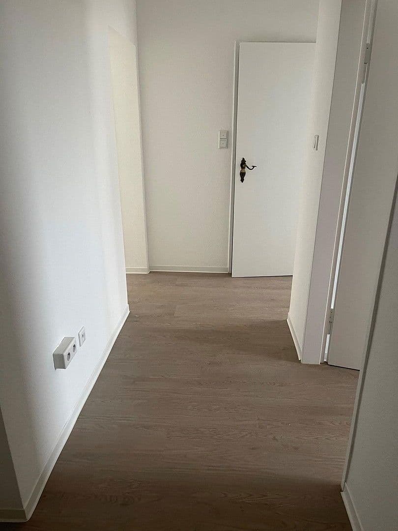 Prenájom bytu 2-izbový 57 m², Ludwigshafen, Porýnie-Falcko Prenájom bytu 2-izbový 57 m², Ludwigshafen, Porýnie-Falcko