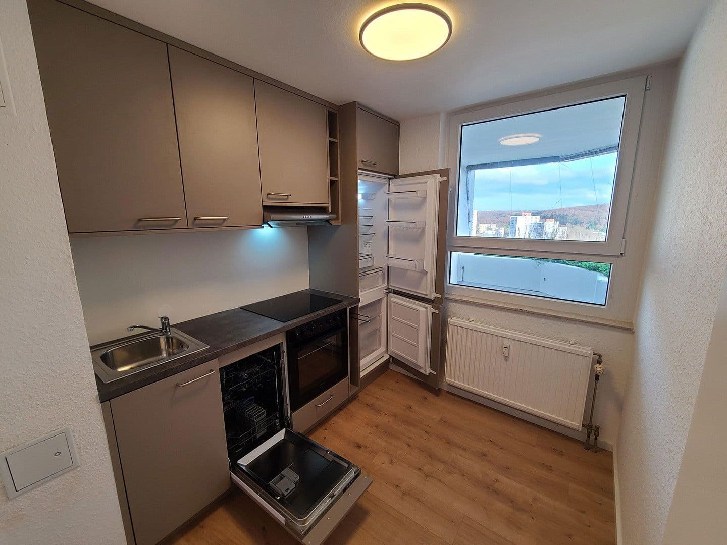 Prenájom bytu 2-izbový 73 m², Siemensstraße 10, Darmstadt, Hesensko Prenájom bytu 2-izbový 73 m², Siemensstraße 10, Darmstadt, Hesensko