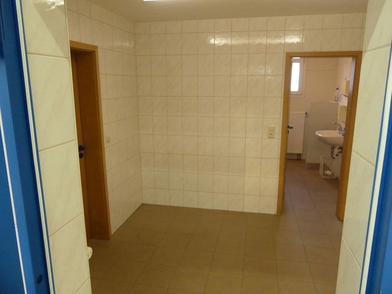 Predaj nebytového priestoru 14.154 m², Am Heidweg 7, Pressath, Bavorsko Predaj nebytového priestoru 14.154 m², Am Heidweg 7, Pressath, Bavorsko