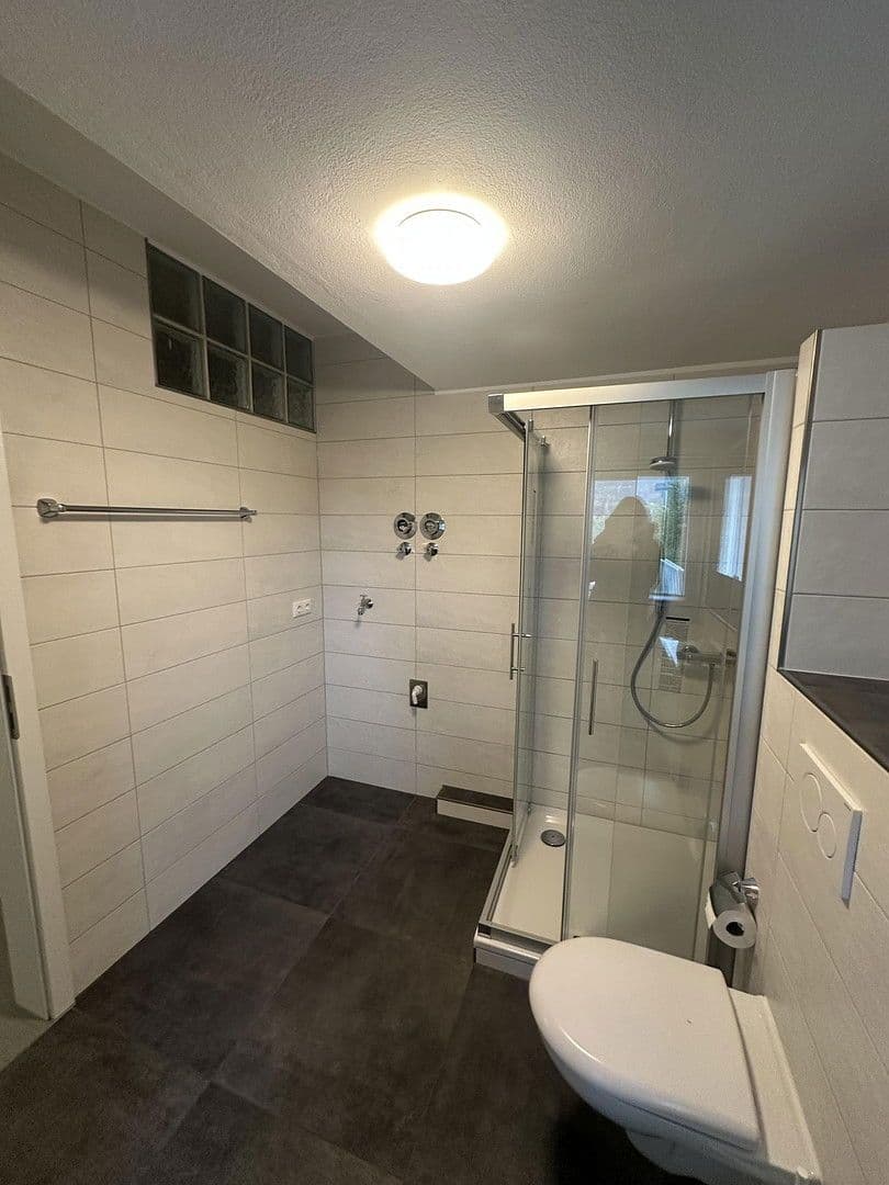 Prenájom bytu 3-izbový 107 m², Laudenbach, Bavorsko Prenájom bytu 3-izbový 107 m², Laudenbach, Bavorsko