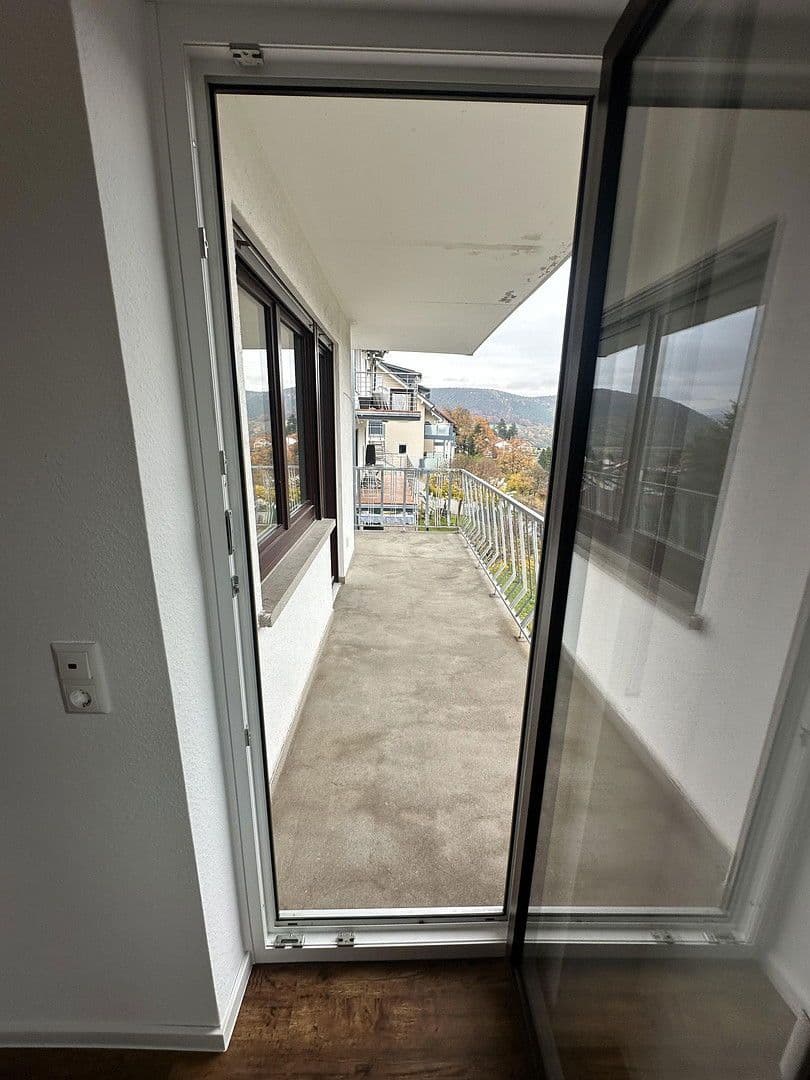 Prenájom bytu 3-izbový 107 m², Laudenbach, Bavorsko Prenájom bytu 3-izbový 107 m², Laudenbach, Bavorsko