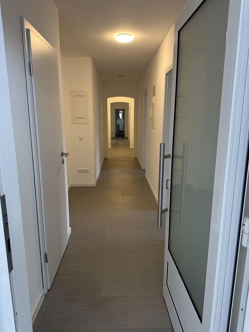 Prenájom bytu 3-izbový 107 m², Laudenbach, Bavorsko Prenájom bytu 3-izbový 107 m², Laudenbach, Bavorsko