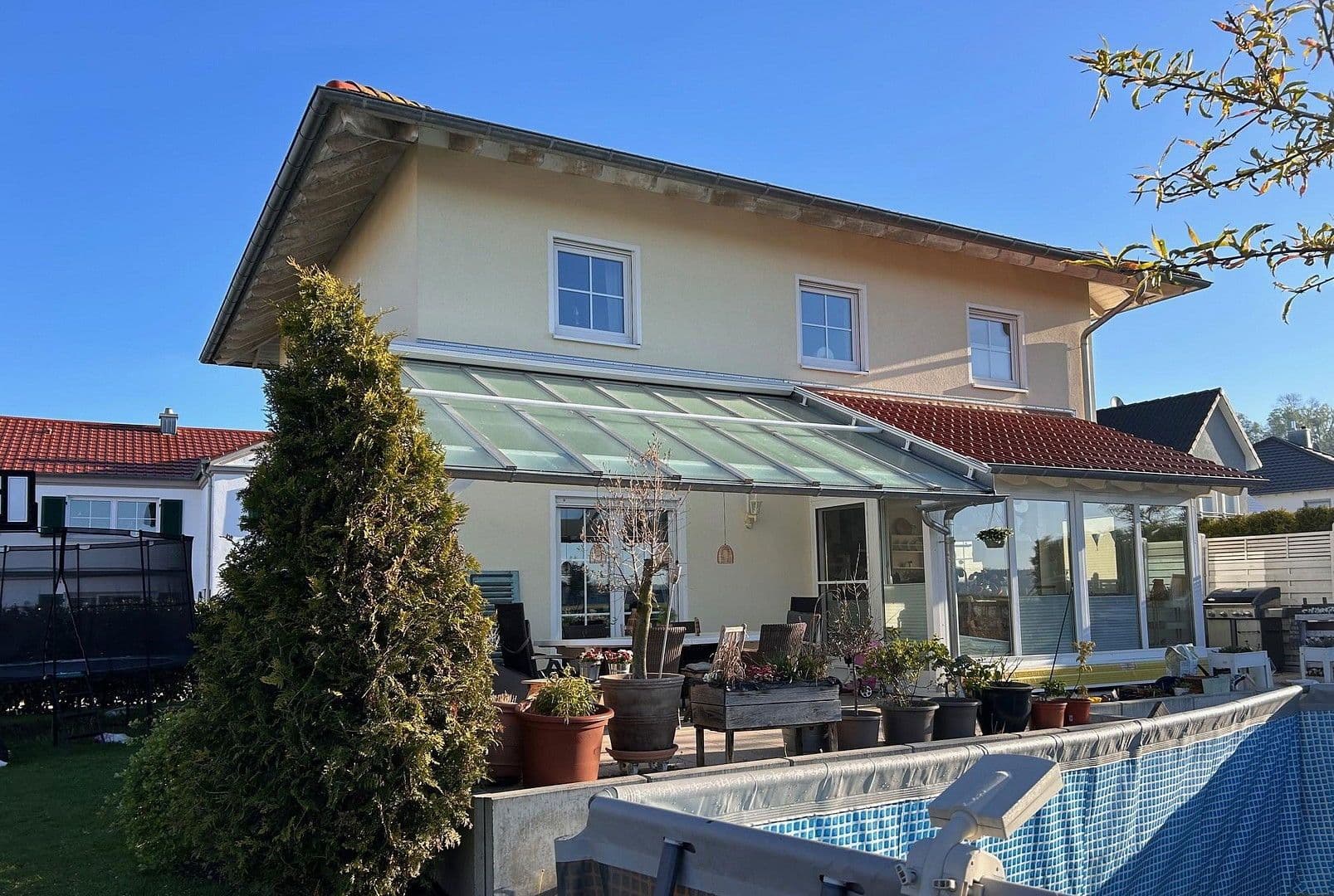 Predaj domu 250 m², pozemek 720 m², Affing, Bavorsko Predaj domu 250 m², pozemek 720 m², Affing, Bavorsko