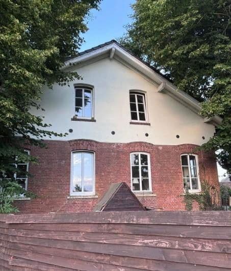 Predaj domu 160 m², pozemek 3.500 m², St. Georgiwold 28, Weener, Dolné Sasko Predaj domu 160 m², pozemek 3.500 m², St. Georgiwold 28, Weener, Dolné Sasko