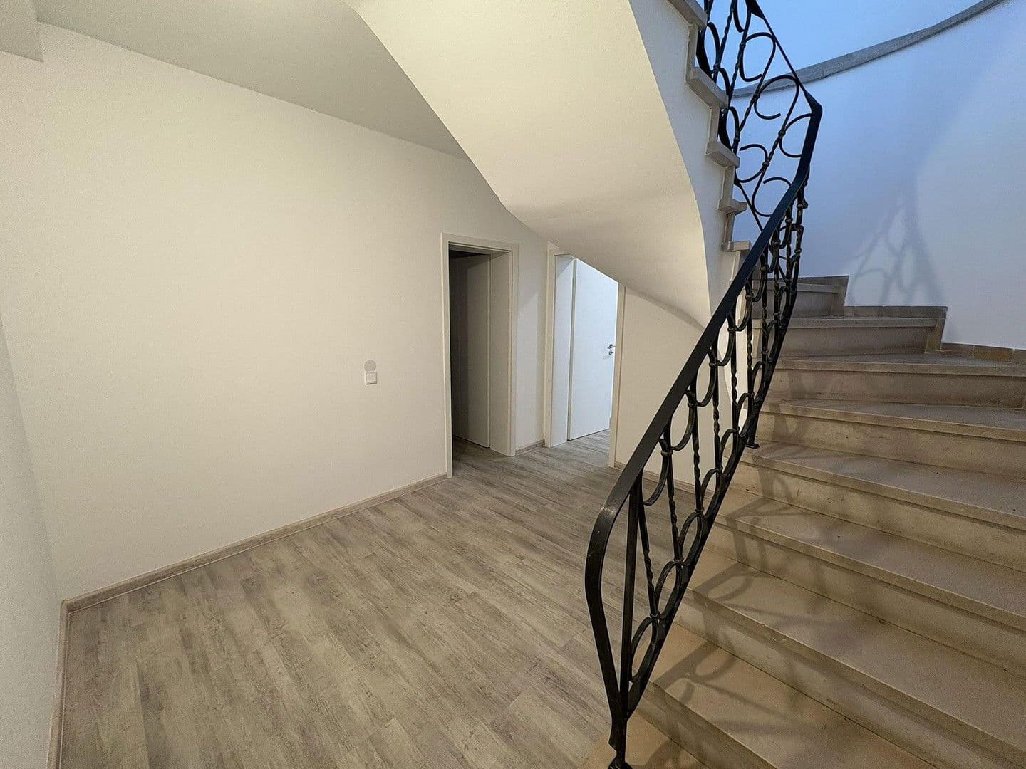 Prenájom bytu 4-izbový 108 m², Luisenstraße 121a, Siegburg, Severné Porýnie - Westfálsko Prenájom bytu 4-izbový 108 m², Luisenstraße 121a, Siegburg, Severné Porýnie - Westfálsko