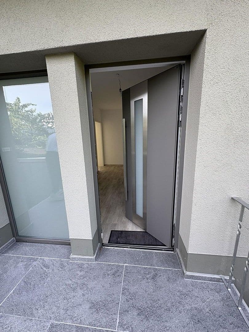 Prenájom bytu 4-izbový 108 m², Luisenstraße 121a, Siegburg, Severné Porýnie - Westfálsko Prenájom bytu 4-izbový 108 m², Luisenstraße 121a, Siegburg, Severné Porýnie - Westfálsko