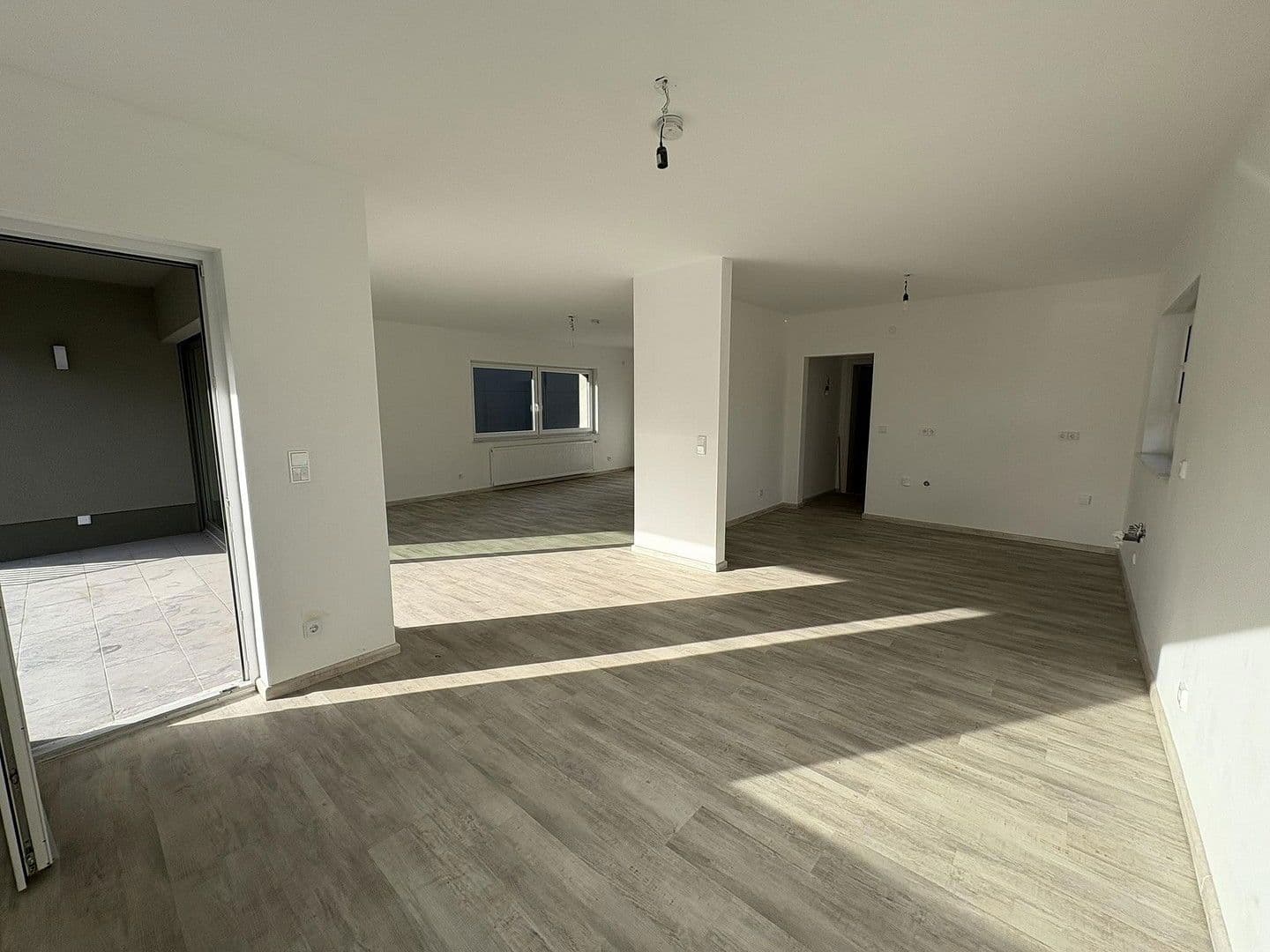Prenájom bytu 4-izbový 108 m², Luisenstraße 121a, Siegburg, Severné Porýnie - Westfálsko Prenájom bytu 4-izbový 108 m², Luisenstraße 121a, Siegburg, Severné Porýnie - Westfálsko