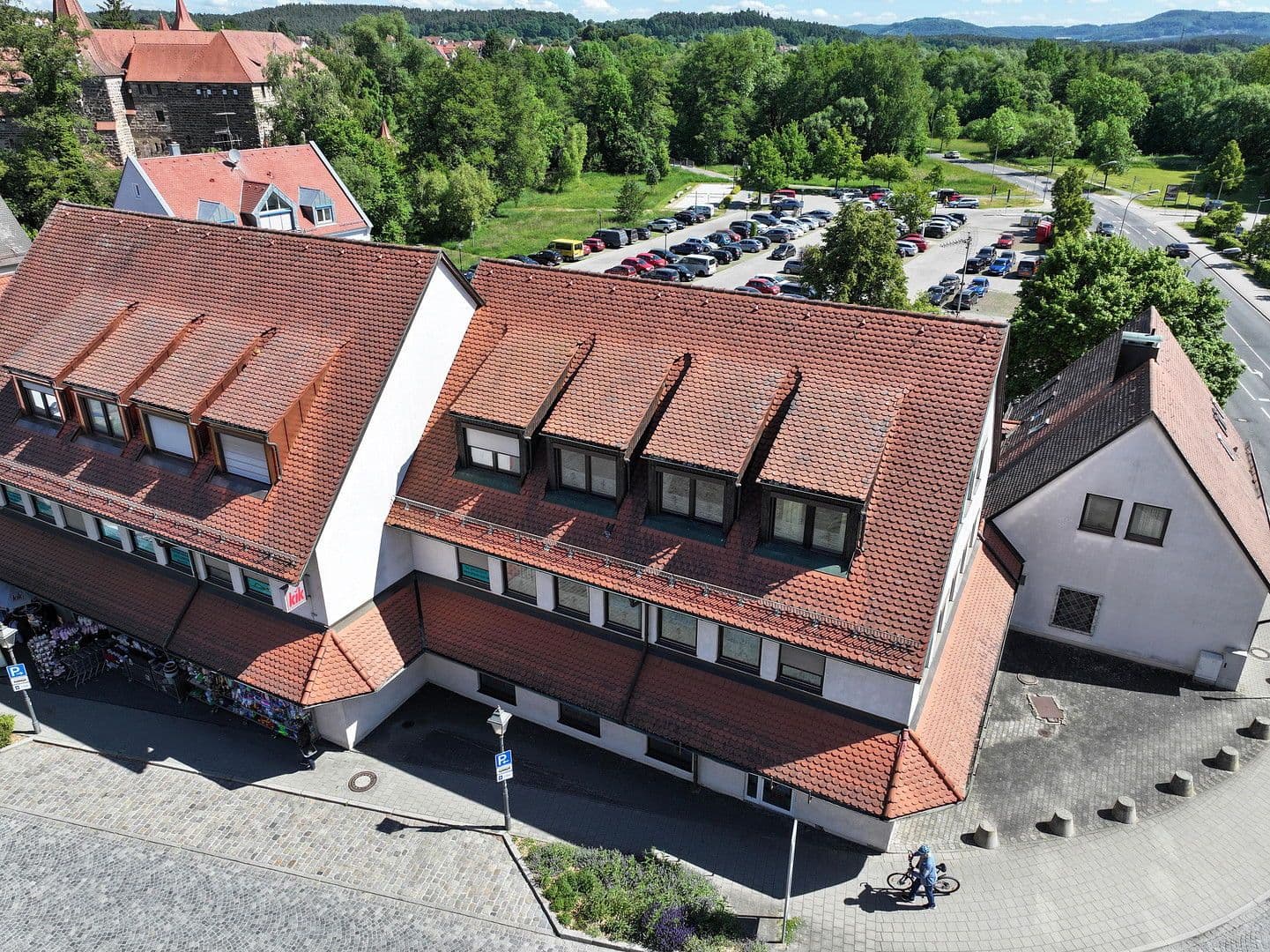 Prenájom bytu 279 m², Altdorfer Str. 11, Lauf an der Pegnitz, Bavorsko Prenájom bytu 279 m², Altdorfer Str. 11, Lauf an der Pegnitz, Bavorsko