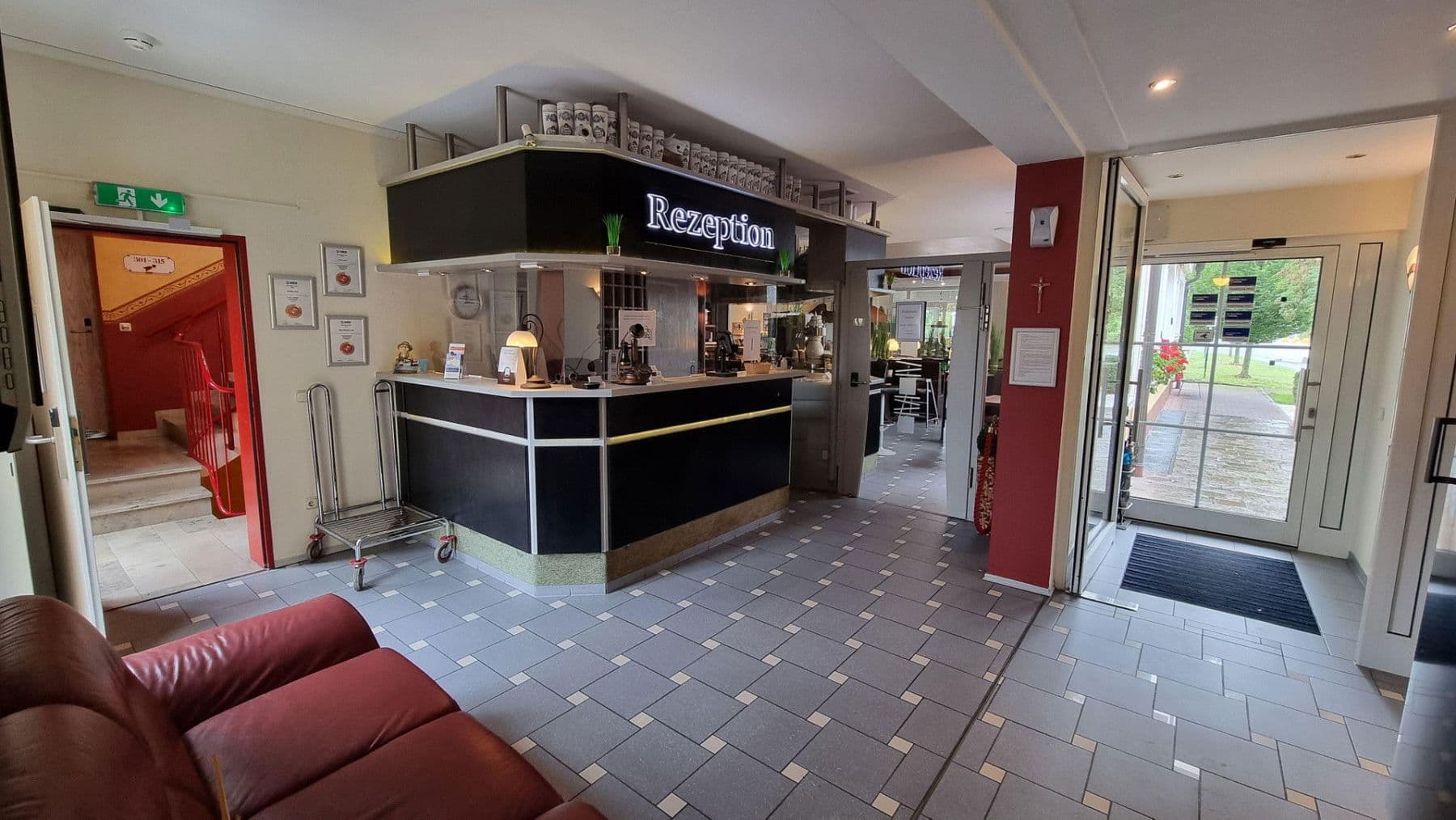 Predaj domu 1.691 m², pozemek 4.041 m², Zum weißen Kreuz 20, Oberthulba, Bavorsko Predaj domu 1.691 m², pozemek 4.041 m², Zum weißen Kreuz 20, Oberthulba, Bavorsko