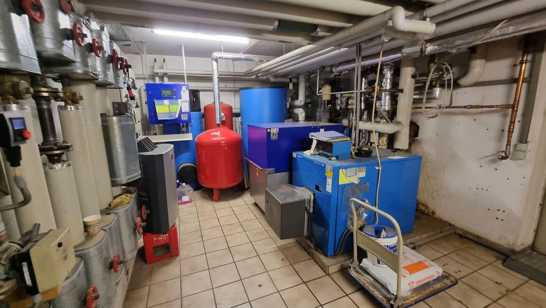 Predaj domu 1.691 m², pozemek 4.041 m², Zum weißen Kreuz 20, Oberthulba, Bavorsko Predaj domu 1.691 m², pozemek 4.041 m², Zum weißen Kreuz 20, Oberthulba, Bavorsko