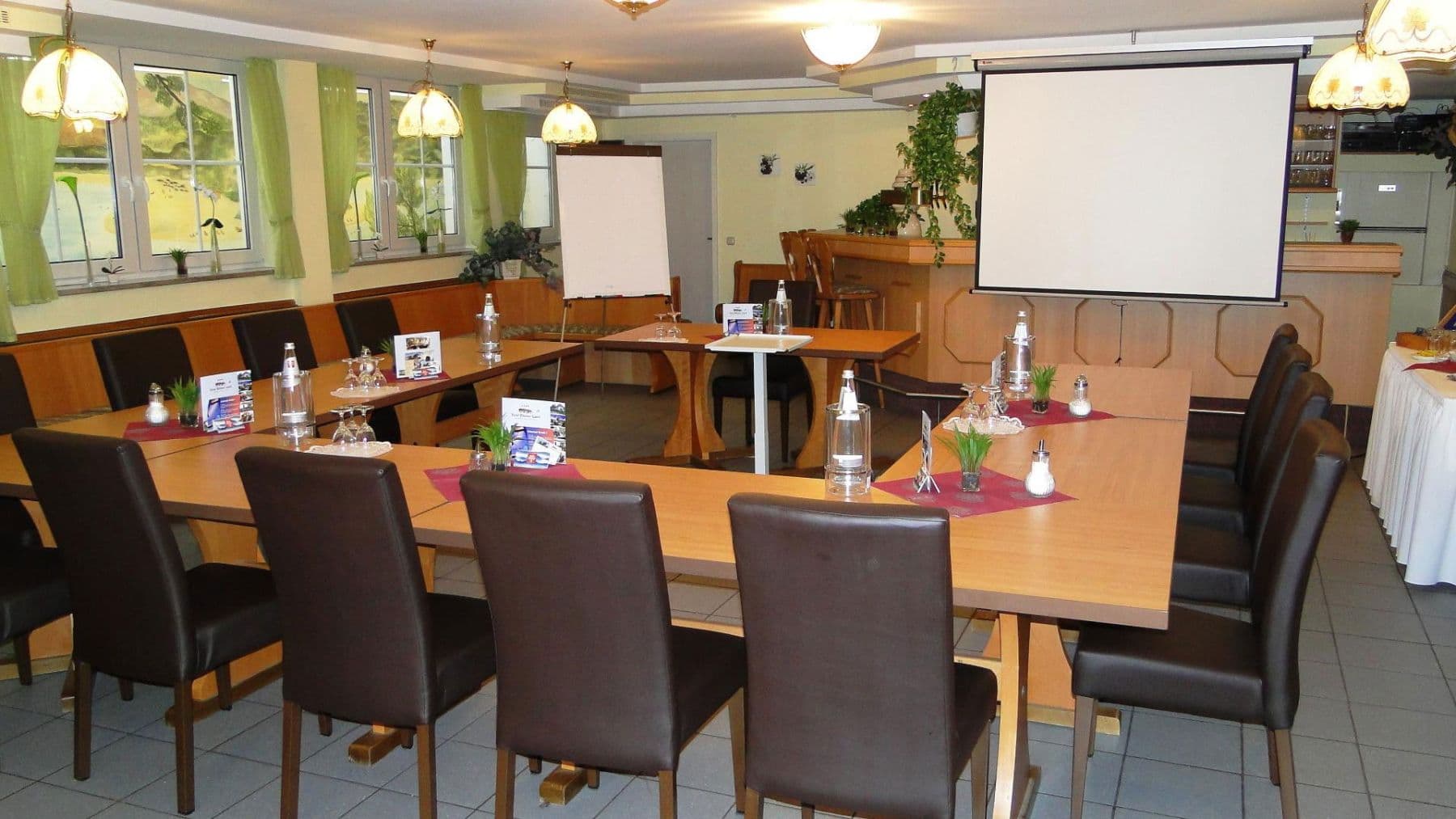 Predaj domu 1.691 m², pozemek 4.041 m², Zum weißen Kreuz 20, Oberthulba, Bavorsko Predaj domu 1.691 m², pozemek 4.041 m², Zum weißen Kreuz 20, Oberthulba, Bavorsko